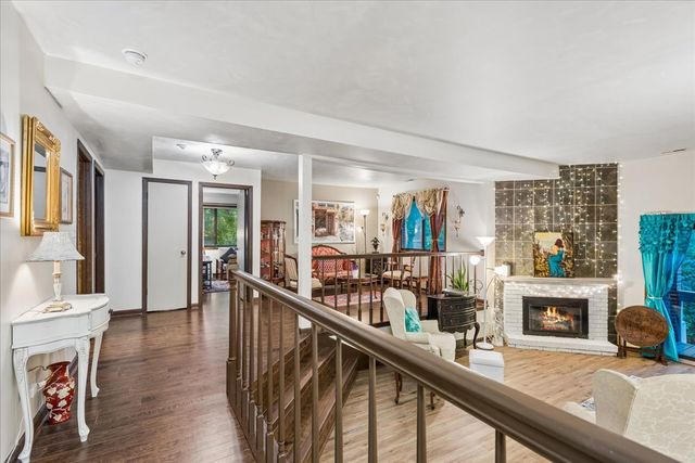 5373 Newport Drive 2-4B, Lisle, IL 60532