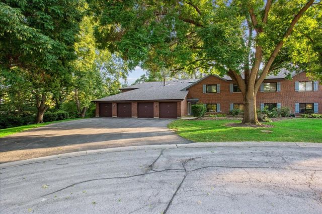 5373 Newport Drive 2-4B, Lisle, IL 60532