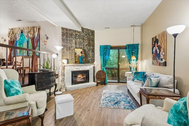 5373 Newport Drive 2-4B, Lisle, IL 60532