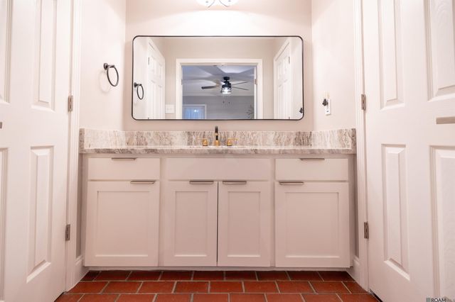 5003 Parkhollow Dr, Baton Rouge, LA 70816