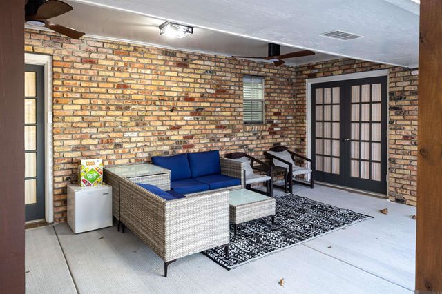 5003 Parkhollow Dr, Baton Rouge, LA 70816