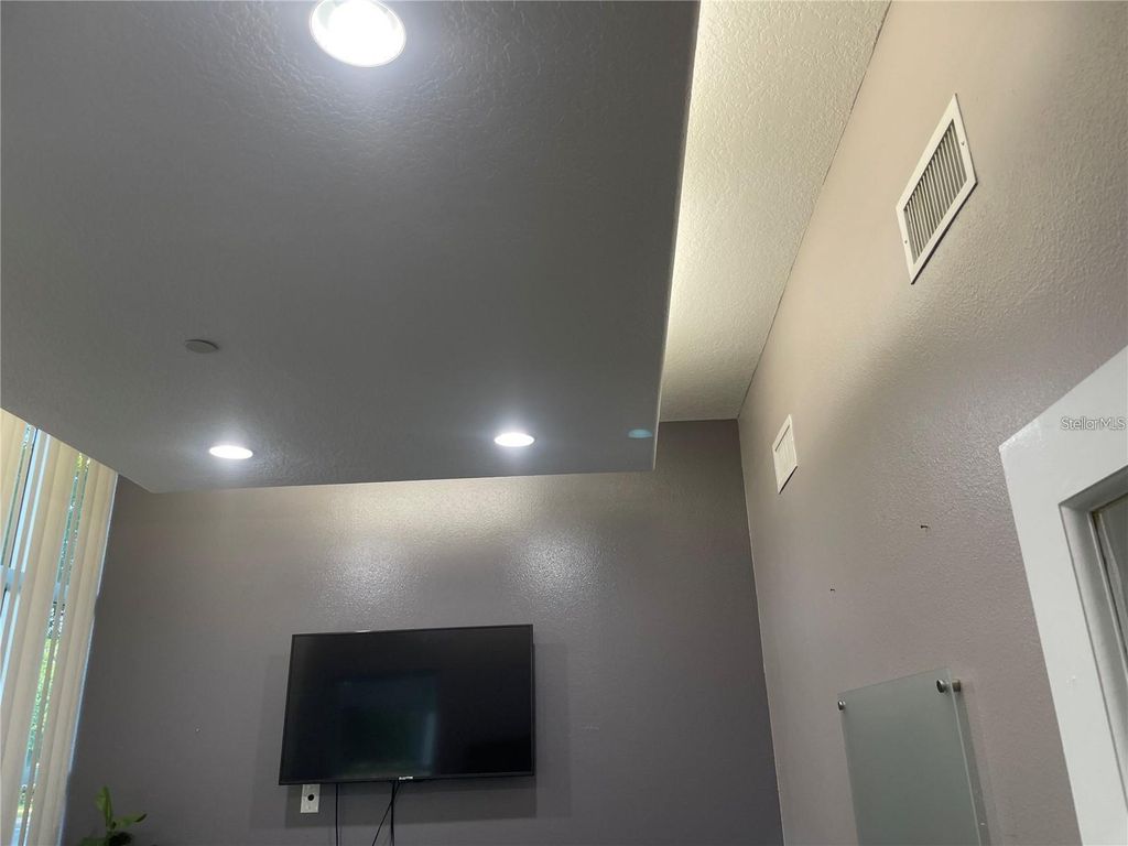 Image 19 of property listing at 8810 COMMODITY CIRCLE 27, Orlando, FL 32819