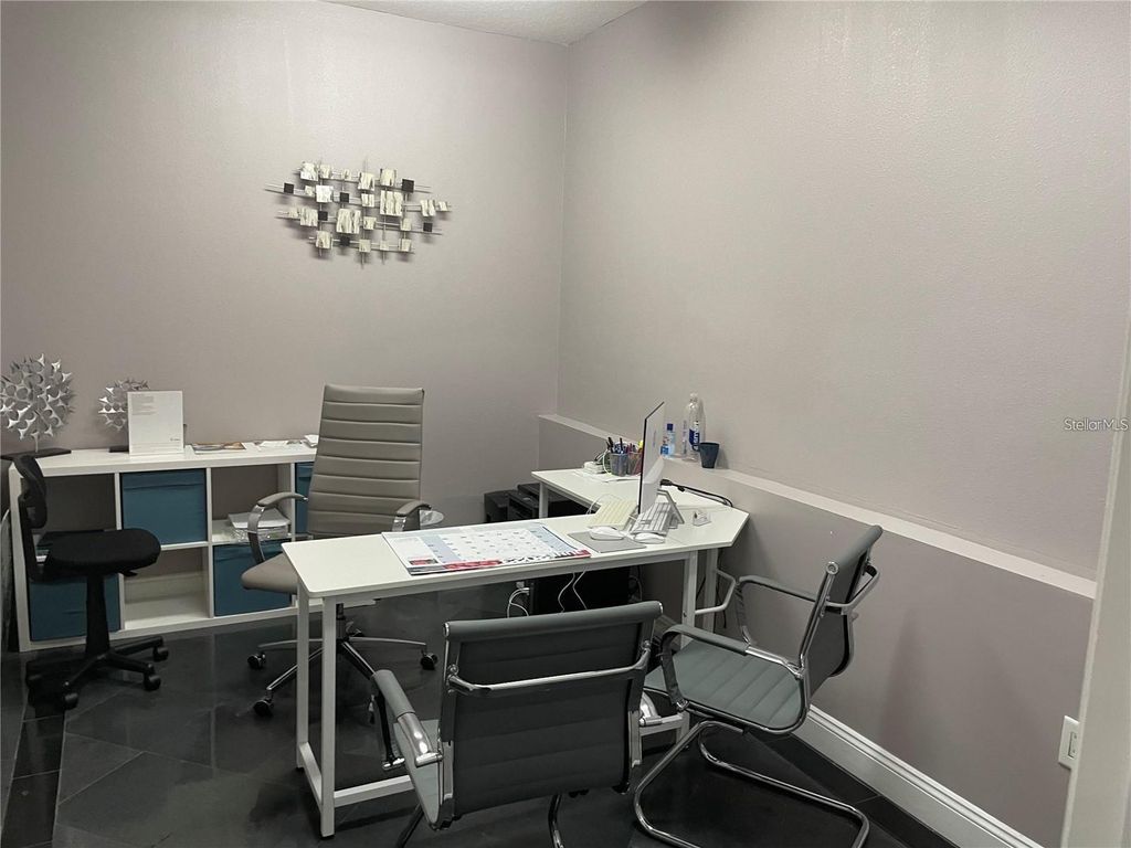 Image 20 of property listing at 8810 COMMODITY CIRCLE 27, Orlando, FL 32819