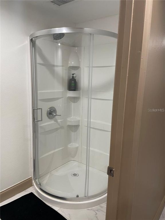 Image 27 of property listing at 8810 COMMODITY CIRCLE 27, Orlando, FL 32819