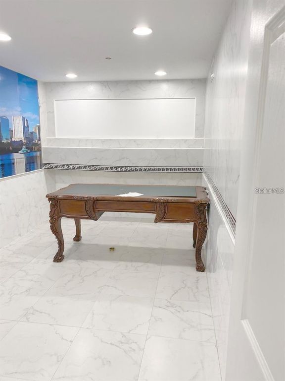 Image 29 of property listing at 8810 COMMODITY CIRCLE 27, Orlando, FL 32819