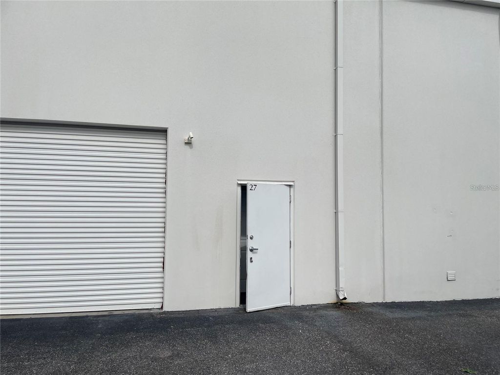 Image 32 of property listing at 8810 COMMODITY CIRCLE 27, Orlando, FL 32819