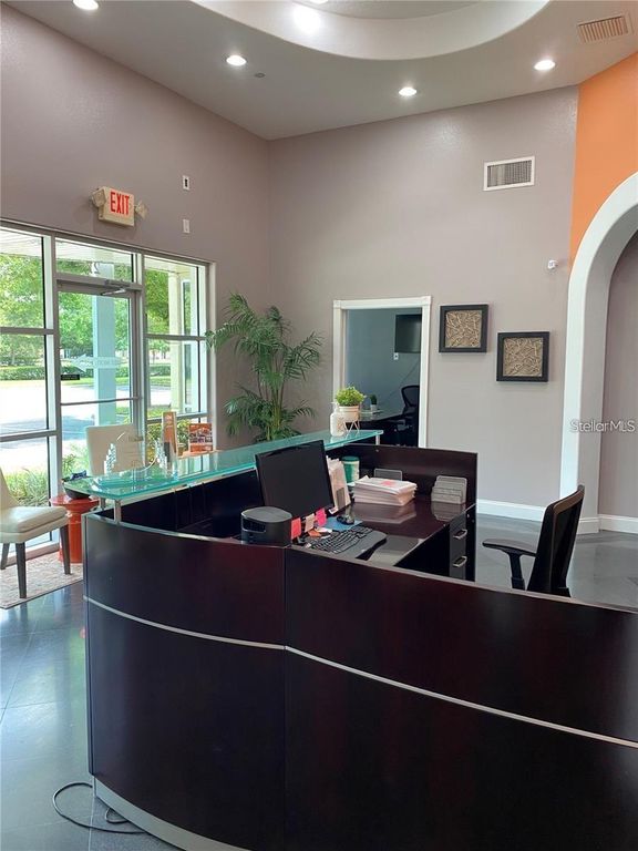 Image 10 of property listing at 8810 COMMODITY CIRCLE 27, Orlando, FL 32819