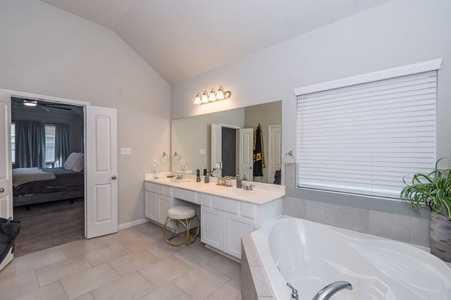 1842 Kenley Way, Alvin, TX 77511