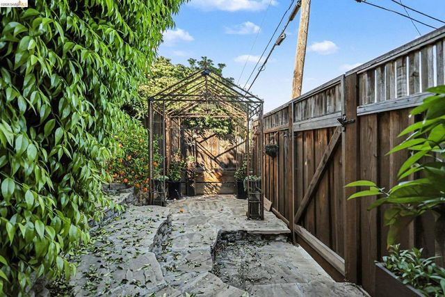 5849 Mitchell Canyon Ct, Clayton, CA 94517