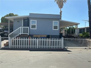 1097 State, Hemet, CA 92543