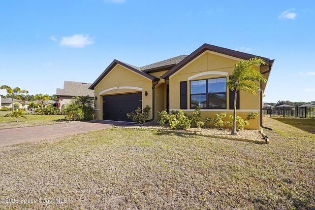 578 Old Country Road South E, Palm Bay, FL 32909