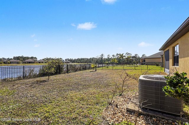 578 Old Country Road South E, Palm Bay, FL 32909