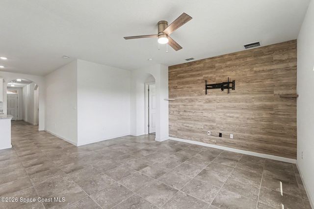 578 Old Country Road South E, Palm Bay, FL 32909