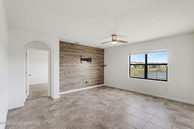 578 Old Country Road South E, Palm Bay, FL 32909