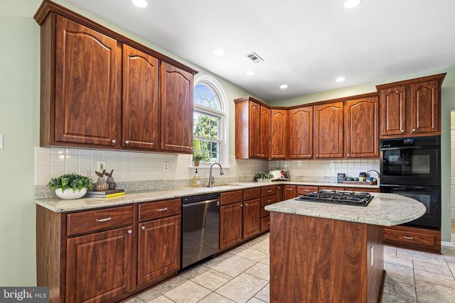 1415 RIDGEWOOD LN, Newtown, PA 18940