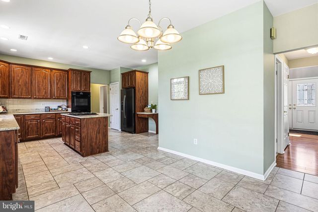 1415 RIDGEWOOD LN, Newtown, PA 18940