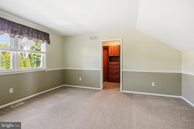 1415 RIDGEWOOD LN, Newtown, PA 18940
