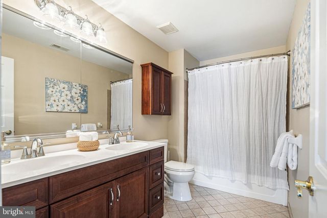 1415 RIDGEWOOD LN, Newtown, PA 18940