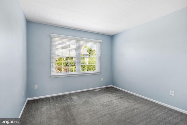 1415 RIDGEWOOD LN, Newtown, PA 18940