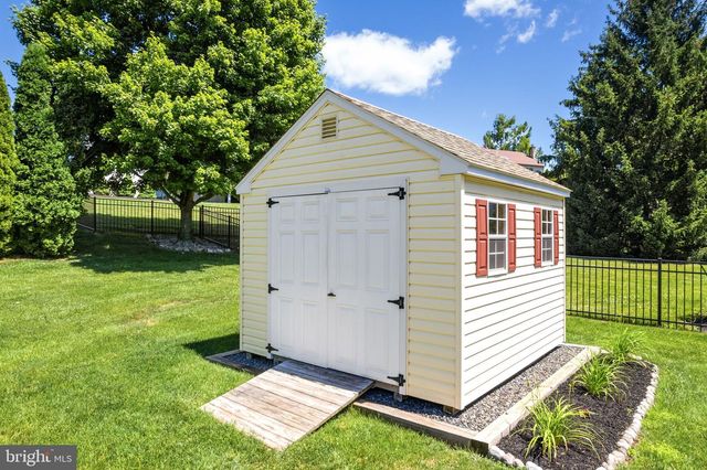 1415 RIDGEWOOD LN, Newtown, PA 18940