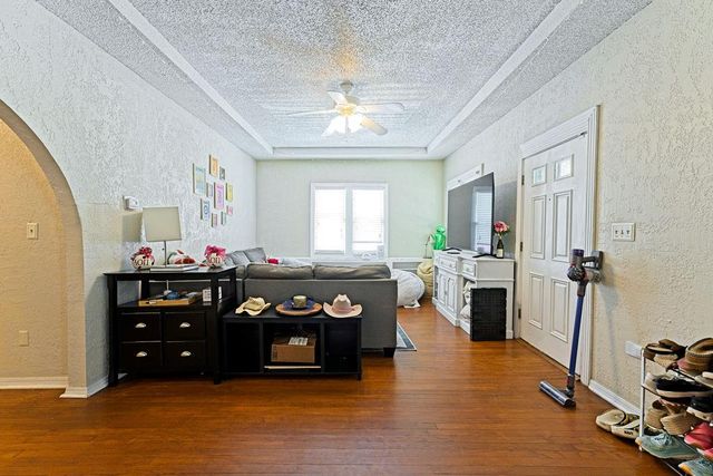 609 S Crawford Avenue, Norman, OK 73069