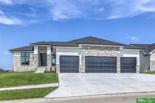 5708 N 198th Street, Elkhorn, NE 68022