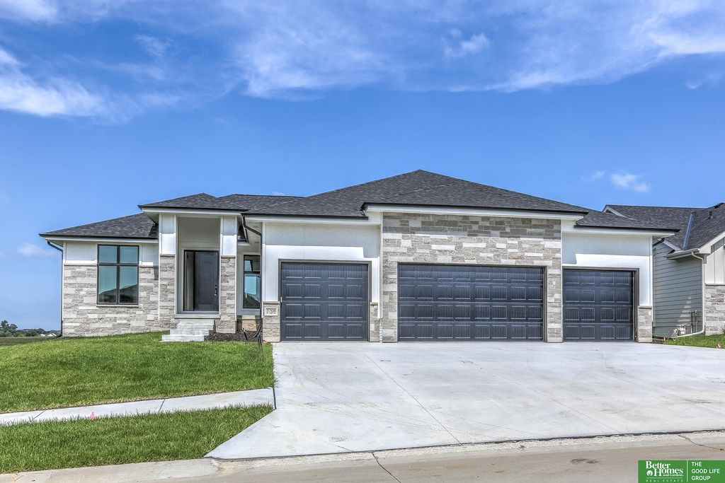 5708 N 198th Street, Elkhorn, NE 68022