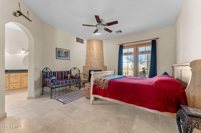 14305 E CAREFREE Highway, Scottsdale, AZ 85262