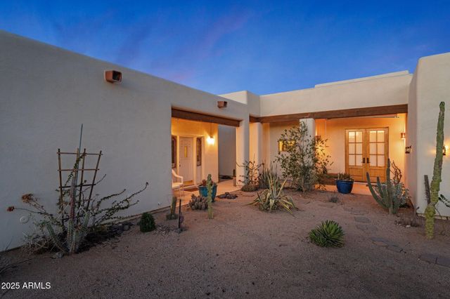 14305 E CAREFREE Highway, Scottsdale, AZ 85262