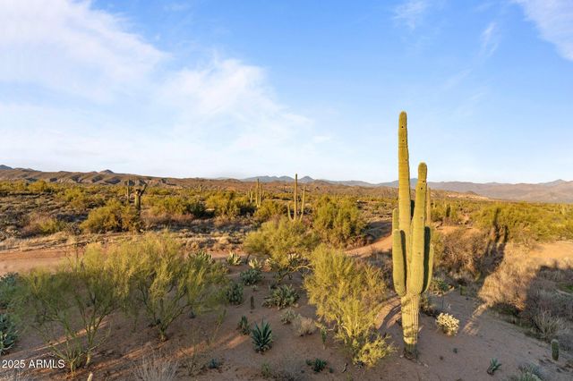 14305 E CAREFREE Highway, Scottsdale, AZ 85262