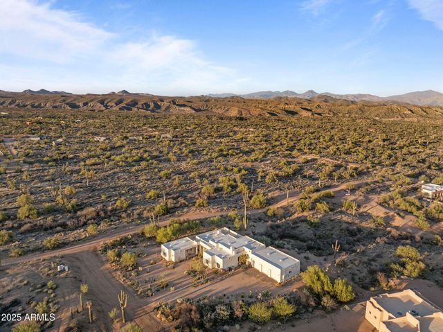 14305 E CAREFREE Highway, Scottsdale, AZ 85262