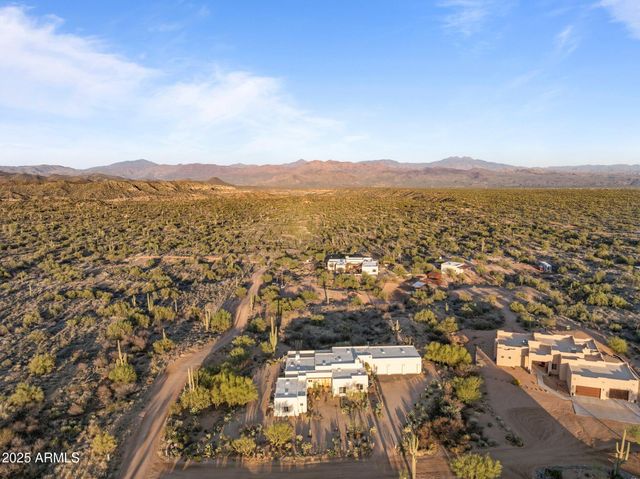 14305 E CAREFREE Highway, Scottsdale, AZ 85262