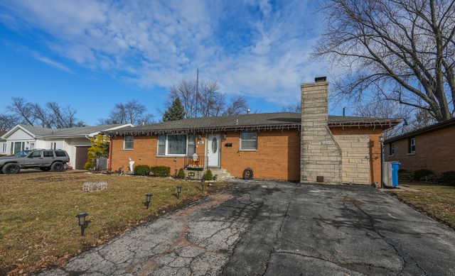 260 W Country Court, Bourbonnais, IL 60914