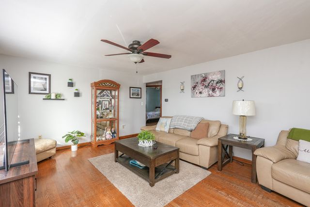 260 W Country Court, Bourbonnais, IL 60914