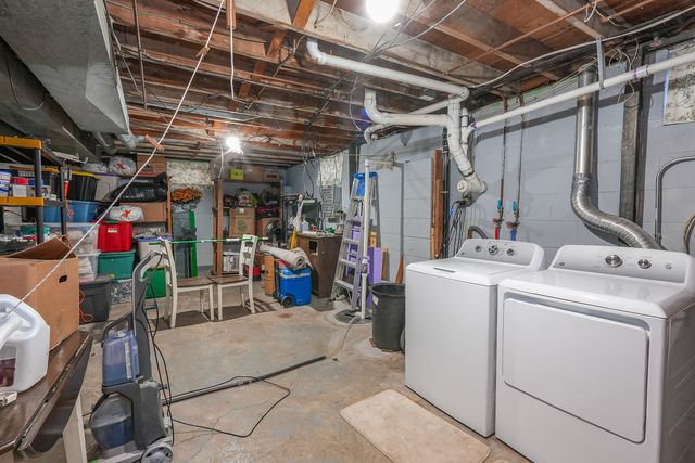 260 W Country Court, Bourbonnais, IL 60914