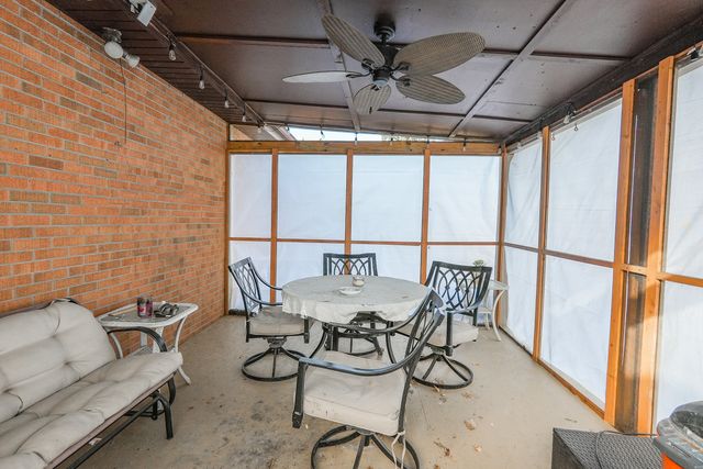 260 W Country Court, Bourbonnais, IL 60914