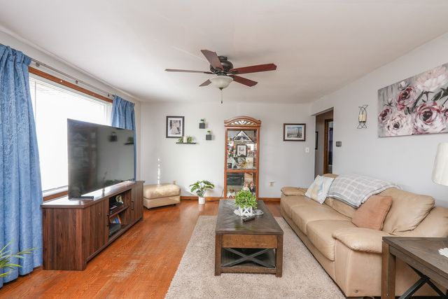 260 W Country Court, Bourbonnais, IL 60914