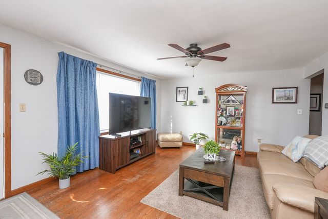 260 W Country Court, Bourbonnais, IL 60914