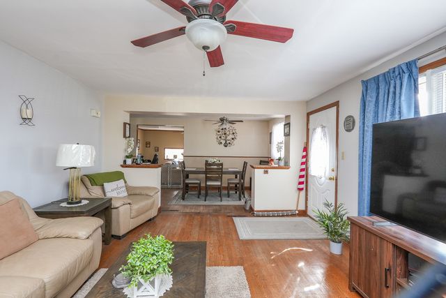 260 W Country Court, Bourbonnais, IL 60914