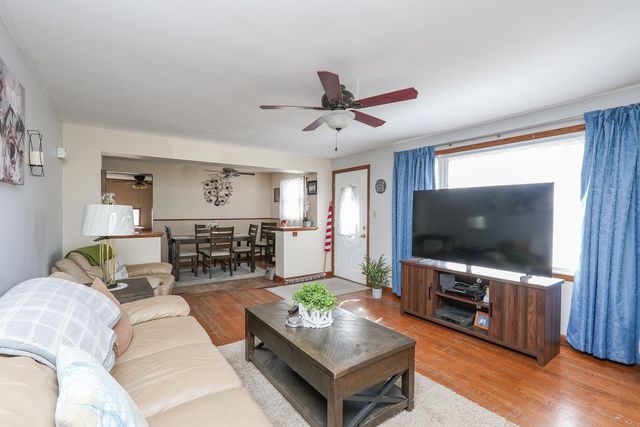 260 W Country Court, Bourbonnais, IL 60914