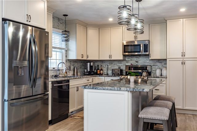 87 Mann School Road, Smithfield, RI 02917