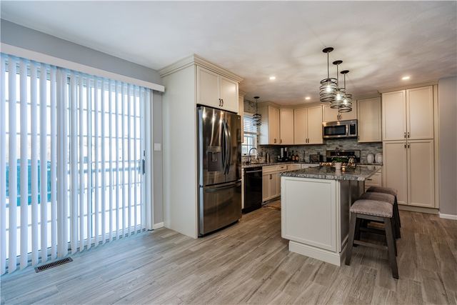 87 Mann School Road, Smithfield, RI 02917