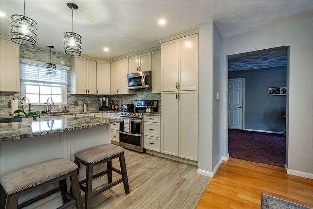 87 Mann School Road, Smithfield, RI 02917