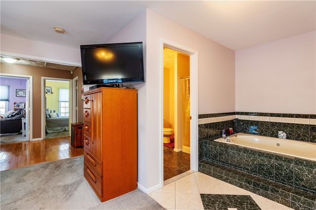 87 Mann School Road, Smithfield, RI 02917