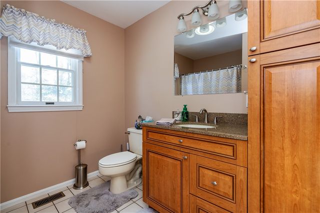 87 Mann School Road, Smithfield, RI 02917