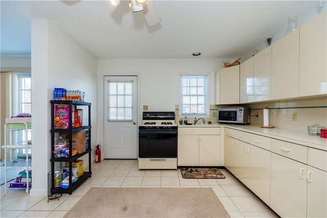 87 Mann School Road, Smithfield, RI 02917