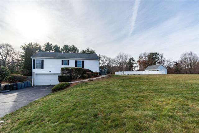 87 Mann School Road, Smithfield, RI 02917