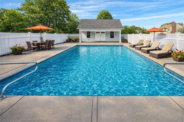 87 Mann School Road, Smithfield, RI 02917