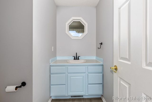 5071 Haddon Hall Drive, Holt, MI 48842