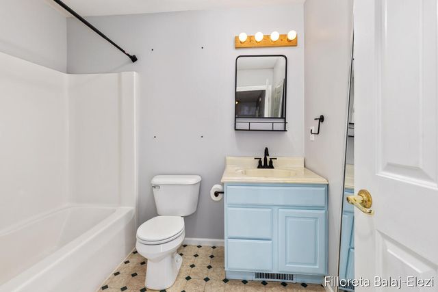 5071 Haddon Hall Drive, Holt, MI 48842